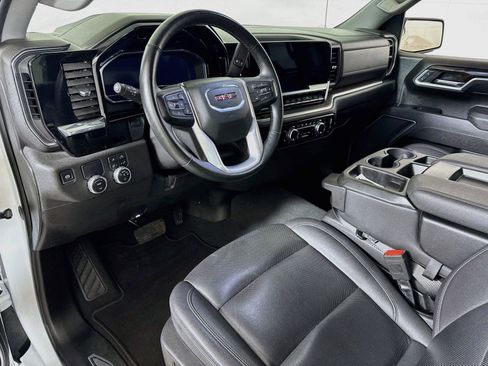 Certified 2025 GMC Sierra 1500 SLT RWD image 7