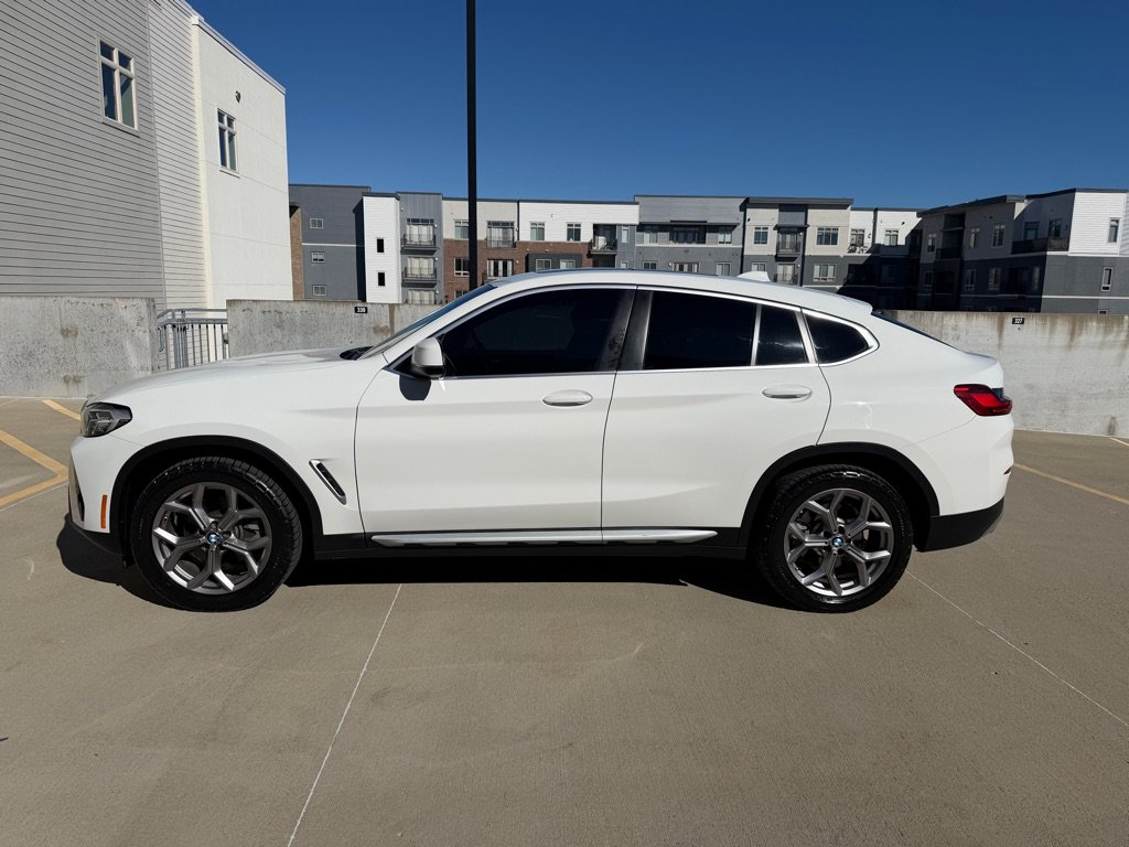 Used 2022 BMW X4 xDrive30i AWD/4WD image 4