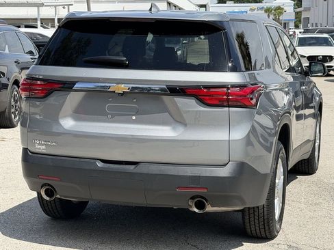 Used 2023 Chevrolet Traverse LS FWD image 5