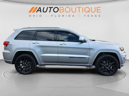 Used 2021 Jeep Grand Cherokee Laredo X AWD/4WD image 6