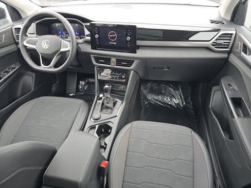 New 2026 Volkswagen Taos SE AWD/4WD image 18