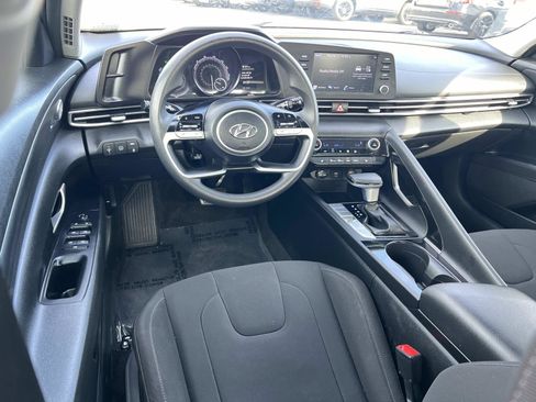 Used 2021 Hyundai Elantra Blue image 7