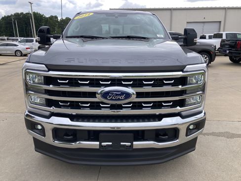 Used 2024 Ford F250 Lariat AWD/4WD image 2