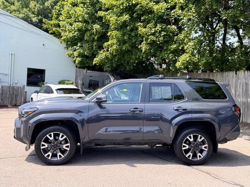 Used 2025 Toyota 4Runner TRD Sport AWD/4WD image 3