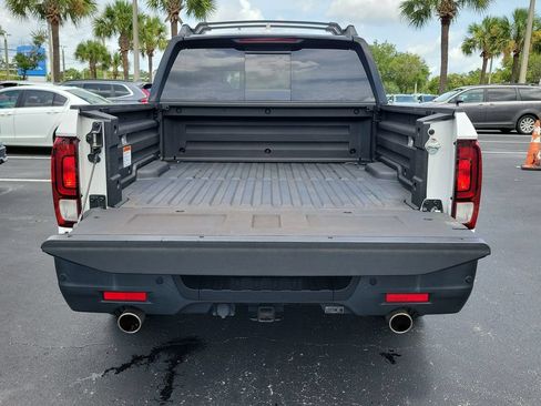 Certified 2023 Honda Ridgeline Black Edition image 9
