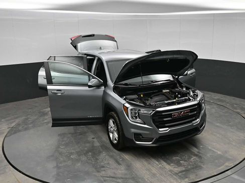 Used 2024 GMC Terrain SLE image 38