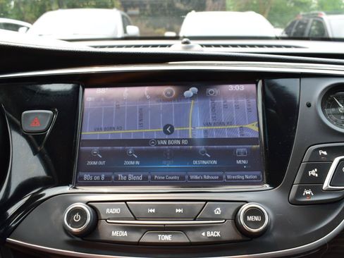 Used 2020 Buick Envision Premium w/ Driver Confidence Package AWD/4WD image 29