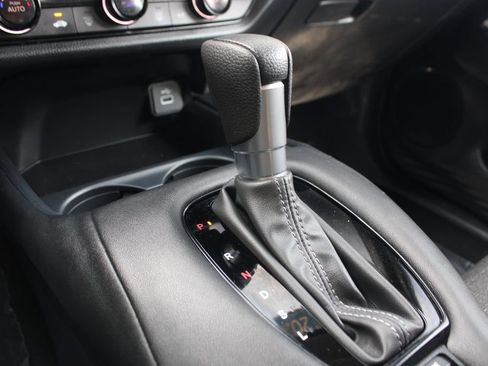 Certified 2023 Honda HR-V LX image 22