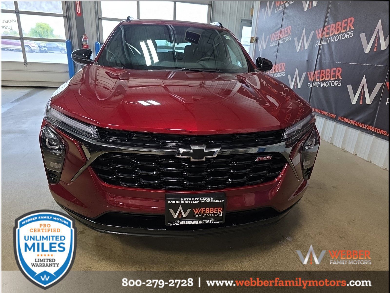 Used 2025 Chevrolet Trax RS w/ Driver Confidence Package FWD image 2