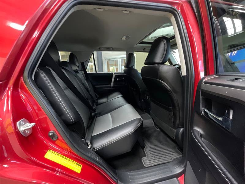 Used 2018 Toyota 4Runner SR5 Premium AWD/4WD image 31