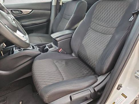 Used 2019 Nissan Rogue S FWD image 14