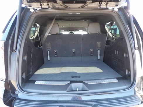 Used 2025 Chevrolet Suburban Z71 AWD/4WD image 11