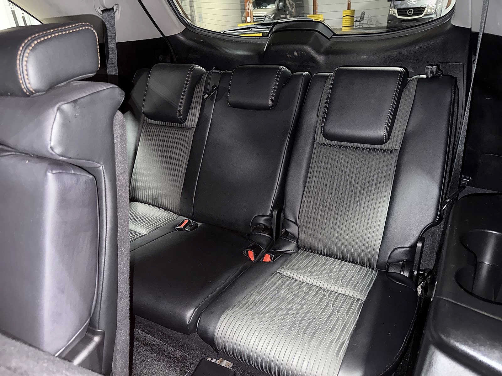 Certified 2017 Toyota Highlander Plus w/ Carpet Mat Package AWD/4WD image 18