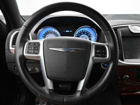 Used 2013 Chrysler 300 RWD image 13