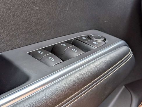 Used 2025 GMC Acadia Elevation image 26