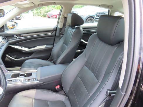 Used 2022 Honda Accord Touring image 31