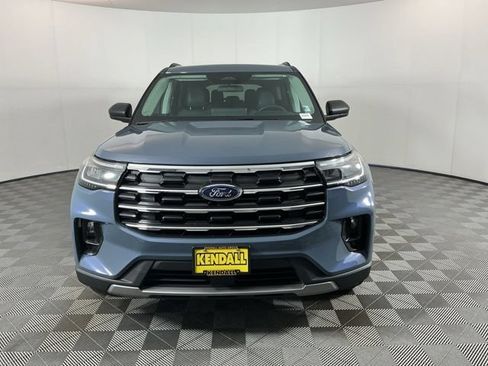 Used 2025 Ford Explorer Active w/ Active Comfort Package AWD/4WD image 2