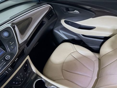 Used 2020 Buick Envision Essence image 23