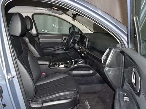 Used 2024 Kia Sorento S image 30