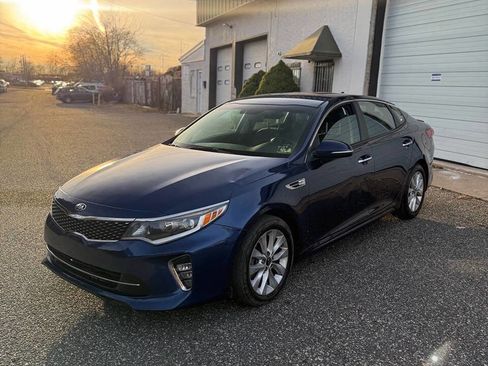 Used 2018 Kia Optima S image 2