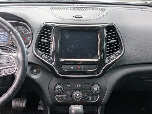 Used 2020 Jeep Cherokee Limited FWD image 19