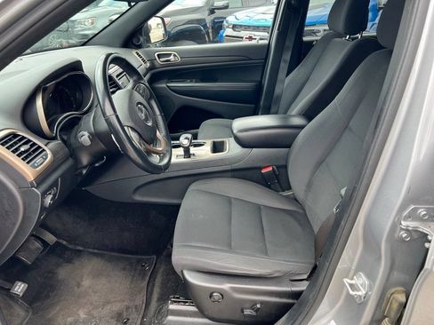 Used 2015 Jeep Grand Cherokee Laredo w/ Quick Order Package 23E AWD/4WD image 6