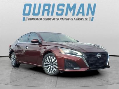Used 2023 Nissan Altima 2.5 SV