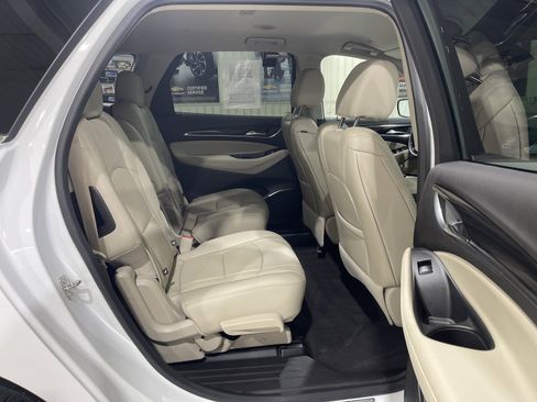 Used 2021 Buick Enclave Essence w/ Sound and Sites Package AWD/4WD image 10