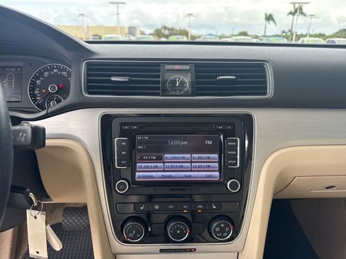 Used 2013 Volkswagen Passat 2.5 SE image 14