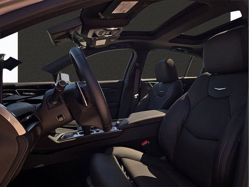 Used 2025 Cadillac CT5 Sport w/ Technology Package image 12