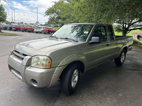 Used 2004 Nissan Frontier XE w/ (VTP) Value Truck Pkg RWD image 5