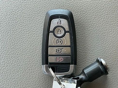 Used 2018 Ford Expedition Limited w/ Equipment Group 302A RWD image 38