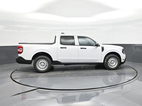 New 2025 Ford Maverick XL w/ Equipment Group 102A image 18