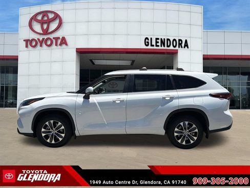 Certified 2025 Toyota Highlander XLE AWD/4WD image 6