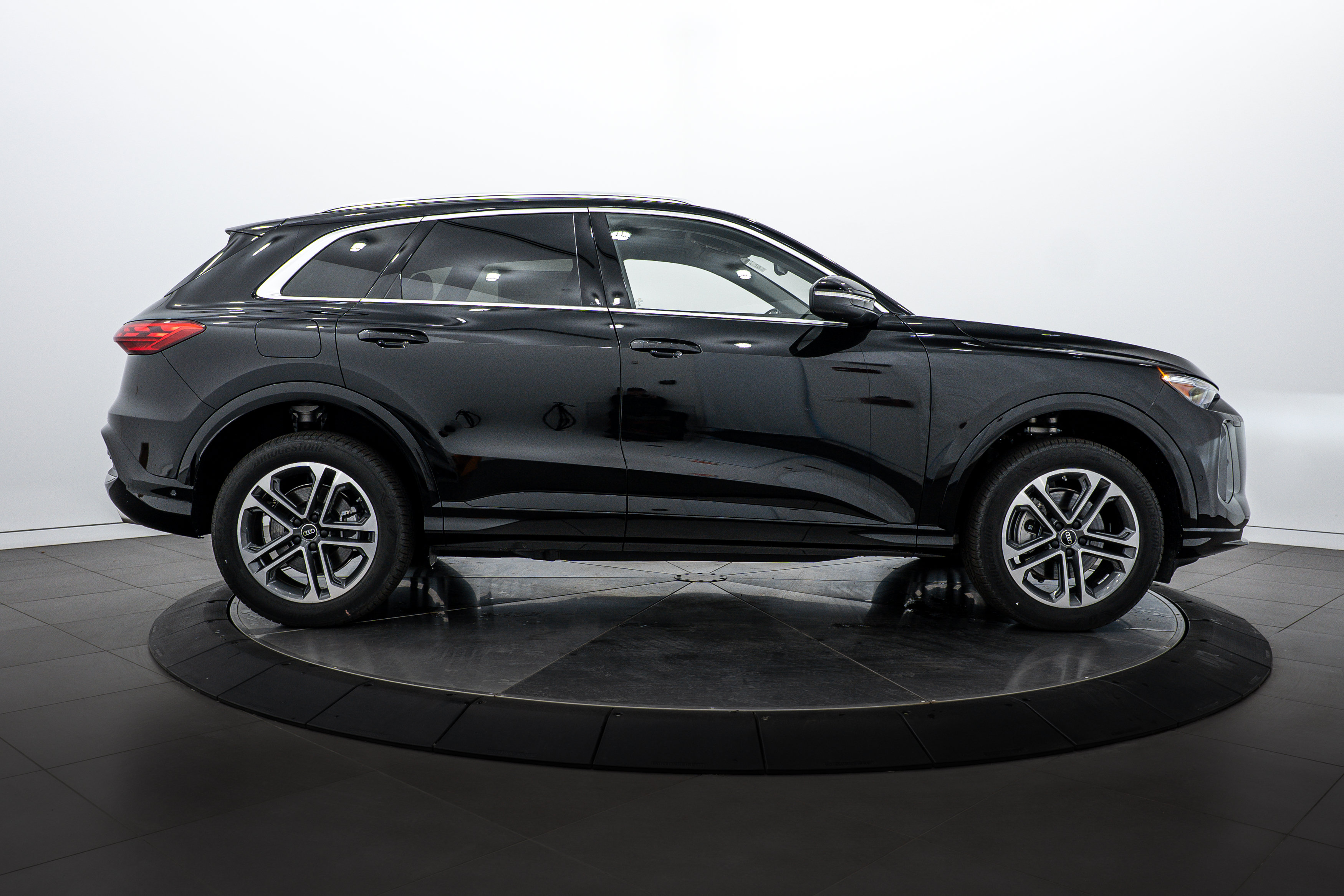 New 2026 Audi Q5 Premium Plus AWD/4WD image 3
