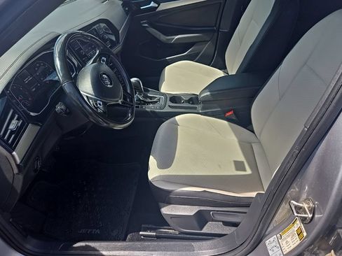 Used 2020 Volkswagen Jetta R-Line FWD image 12