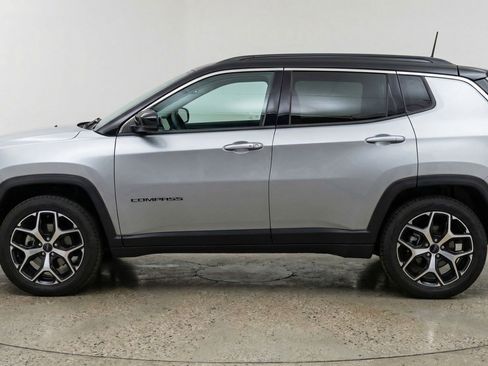 Used 2025 Jeep Compass Limited image 5