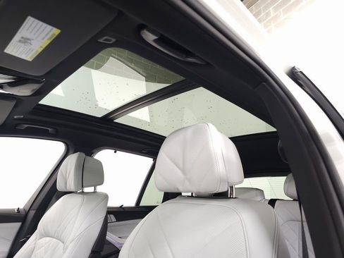 Used 2026 BMW X5 xDrive40i w/ Climate Comfort Package image 12