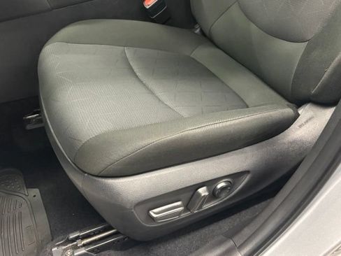 Used 2025 Toyota RAV4 XLE AWD/4WD image 16