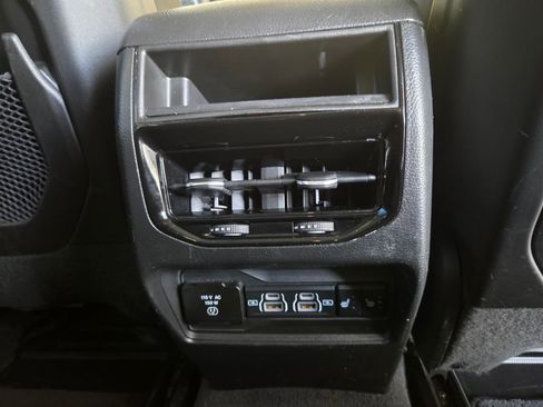 Used 2023 Jeep Grand Cherokee Limited AWD/4WD image 28