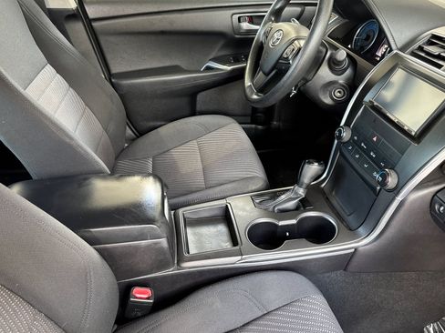 Used 2016 Toyota Camry LE FWD image 19