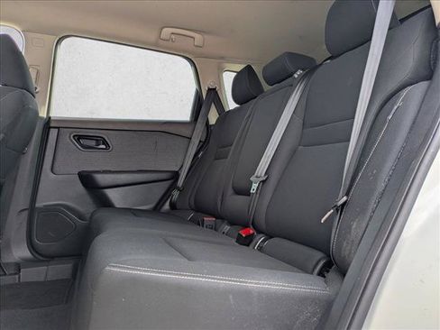 Used 2023 Nissan Rogue S FWD image 18