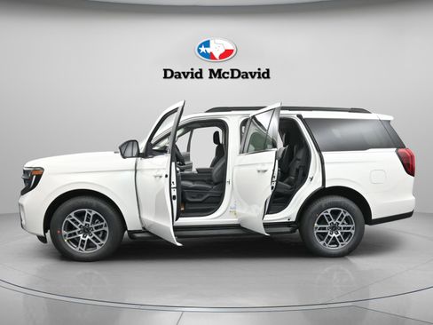 New 2025 Ford Expedition Active image 6