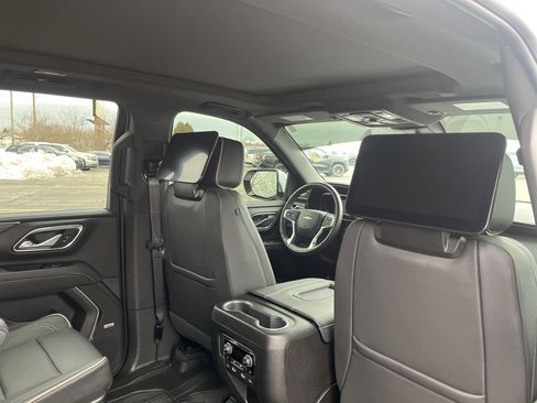 Used 2023 Chevrolet Tahoe Premier w/ Advanced Technology Package image 21