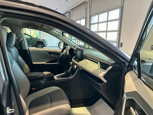 Used 2020 Toyota RAV4 XLE w/ All Weather Liner Package AWD/4WD image 17