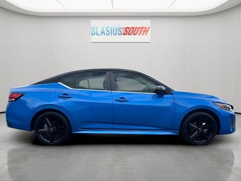 Used 2024 Nissan Sentra SR FWD image 2