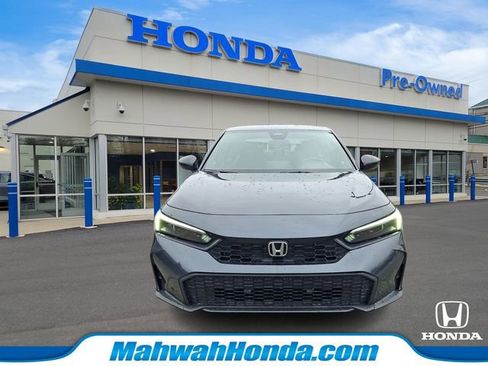 Used 2025 Honda Civic Sport image 2