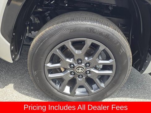Used 2025 Toyota Tundra Platinum AWD/4WD image 12
