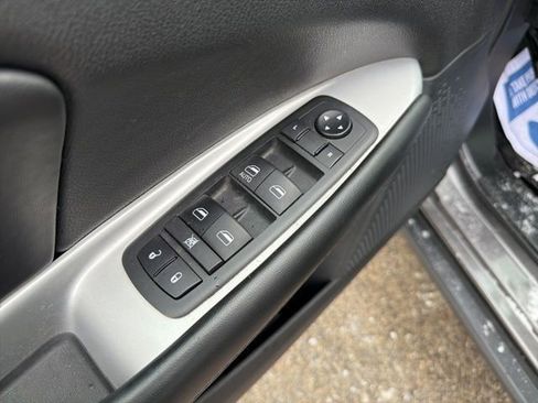 Used 2020 Dodge Journey SE w/ SE Popular Equipment Group image 22