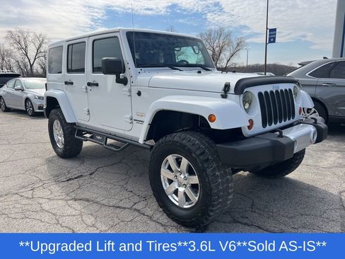 Used 2013 Jeep Wrangler Unlimited Sahara w/ Dual Top Group AWD/4WD image 7